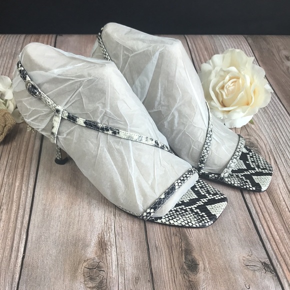 Marc FIsher Snakeskin Leather Sandals 8.5M - Picture 8 of 8